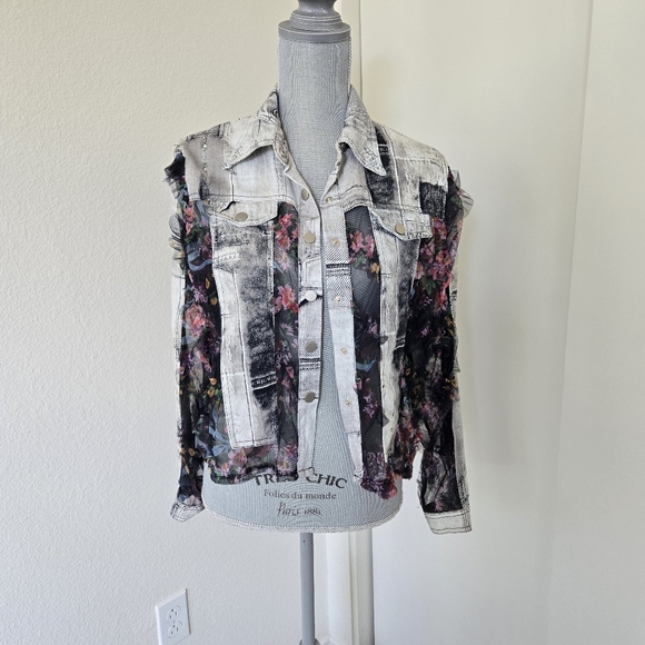 Adore Enchanting Jacket‎ size Medium Artsy Sheer Back & Sleeves 3D Floral Design